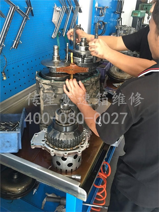 奥迪Q5自动变速箱维修